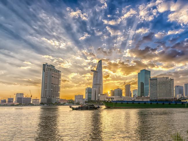 SAIGON RIVER Meandering along the Saigon River – be it a breakfast voyage, midday outing, sunset soiree, or dinnertime cruise – provides the opportunity to learn about the people living and working beside this busy waterway. Glide past everything from small sampans and pedestrian ferries, to sizeable restaurant ships hauling sightseers.